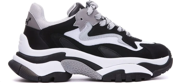 Addict Sneakers