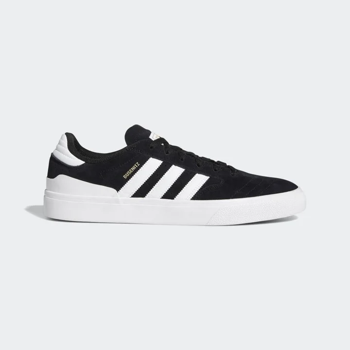 Core Black / Cloud White / Gum