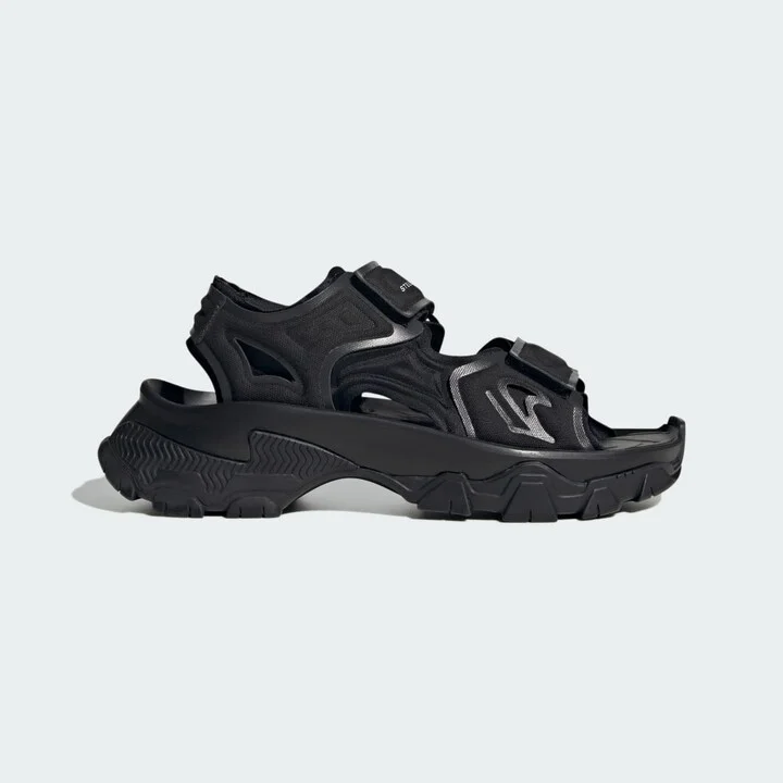 Core Black / Core Black / Utility Black
