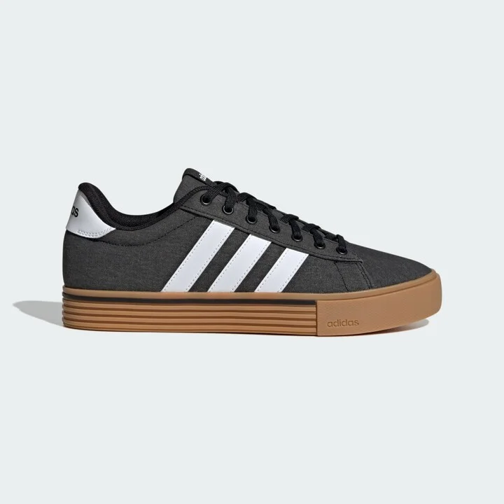Core Black / Cloud White / Gum