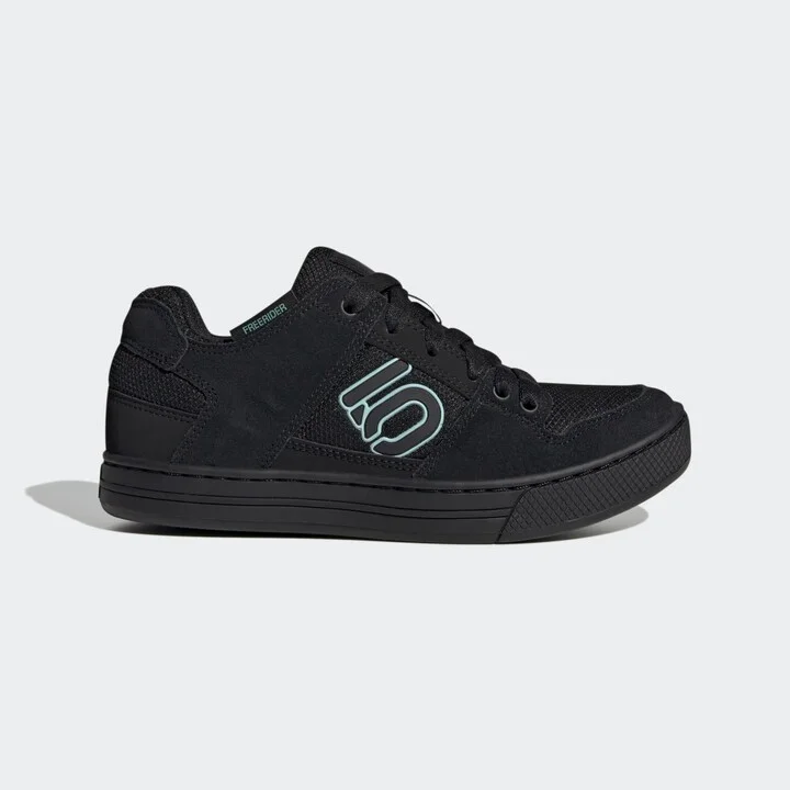 Core Black / Core Black / Grey Six