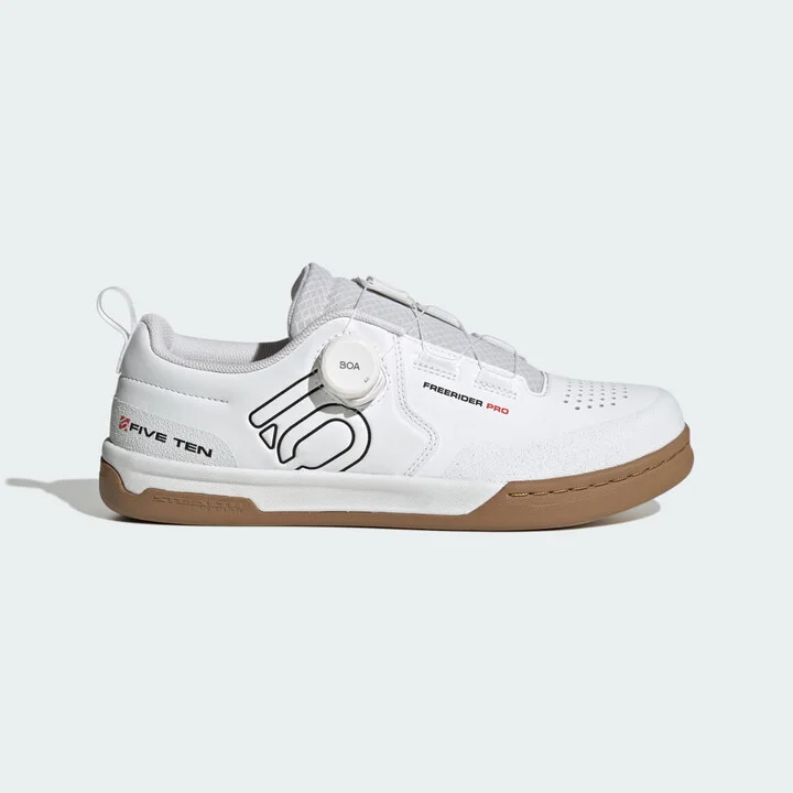 Cloud White / Core Black / Red