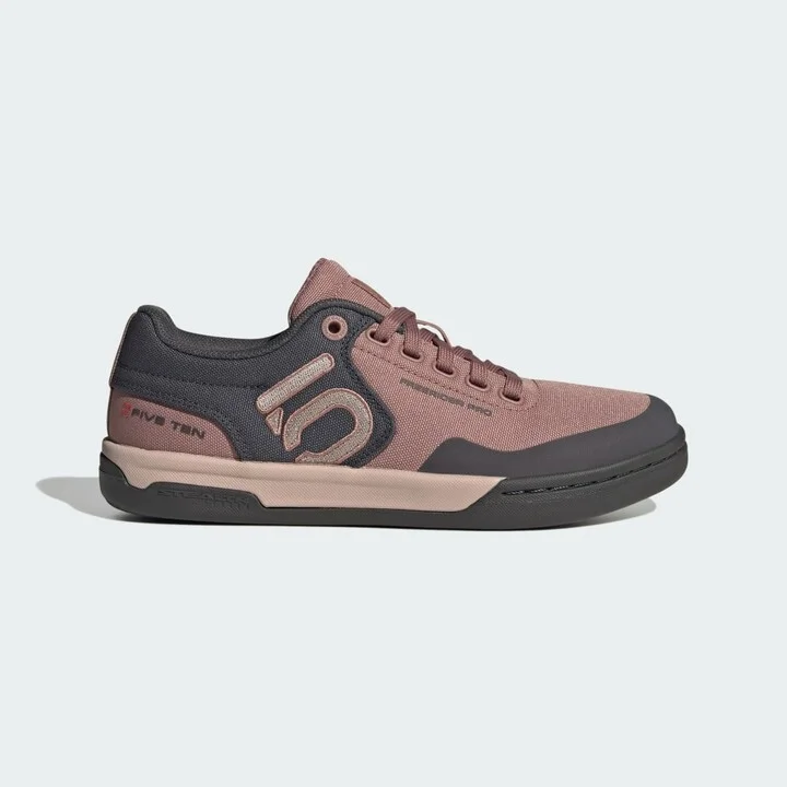 Warm Clay / Wonder Taupe / Grey Six