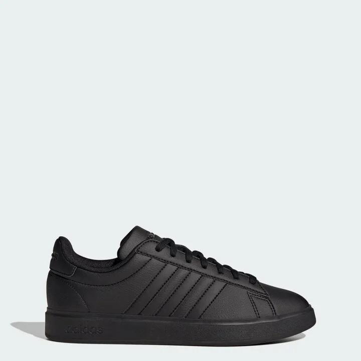 Core Black / Core Black / Cloud White