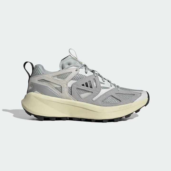 Wonder Silver / Core Black / Off White