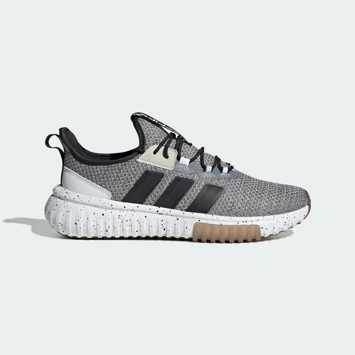 Cloud White / Core Black / Gum