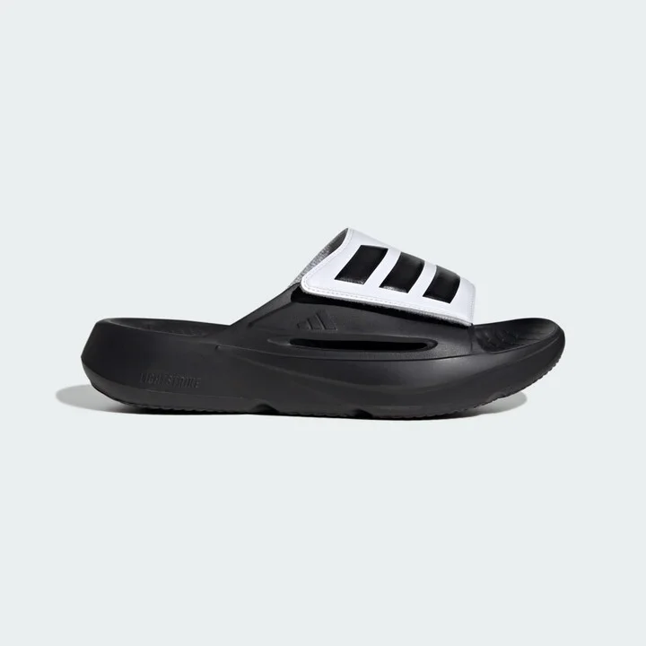 Core Black / Core Black / Cloud White