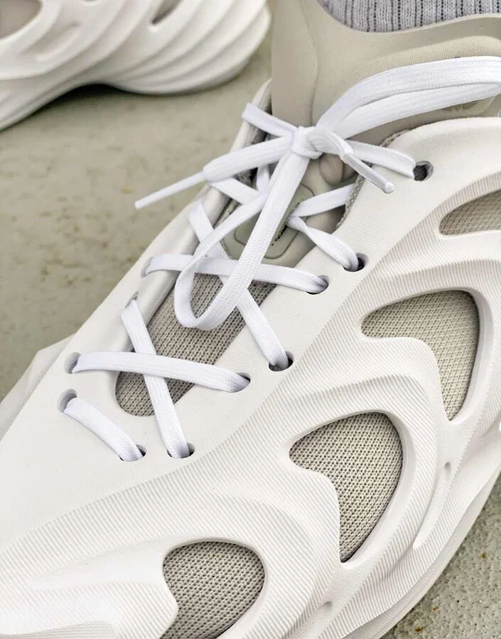 adidas Originals adifom Q sneakers in white - Image 2