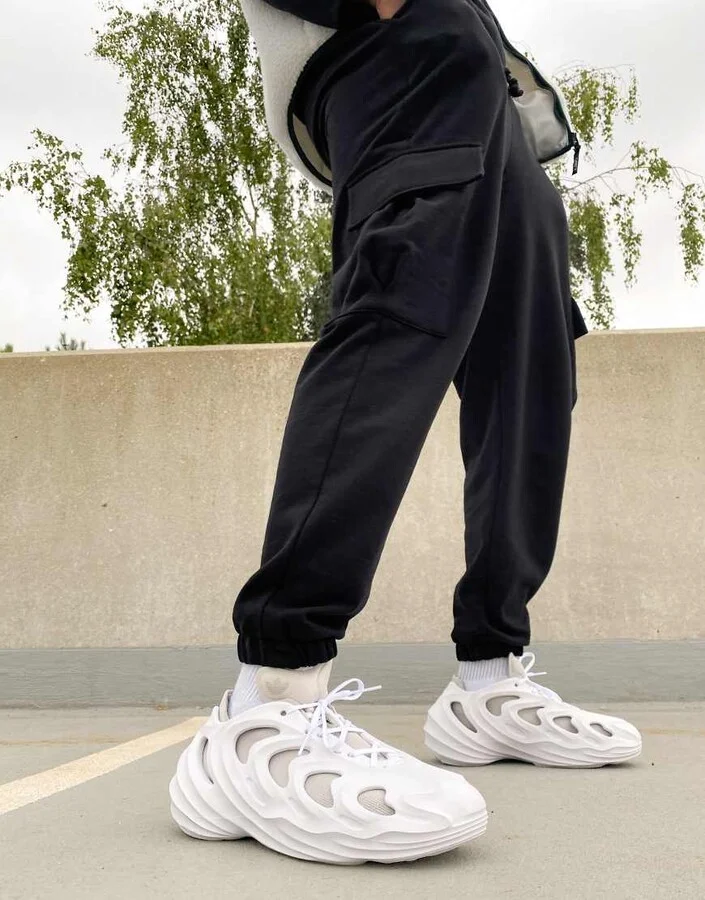 adidas Originals adifom Q sneakers in white - Image 3