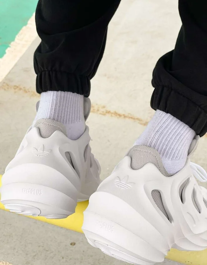 adidas Originals adifom Q sneakers in white - Image 4