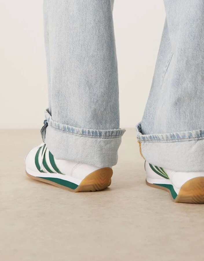 adidas Originals Country II sneakers in white and green - Image 4