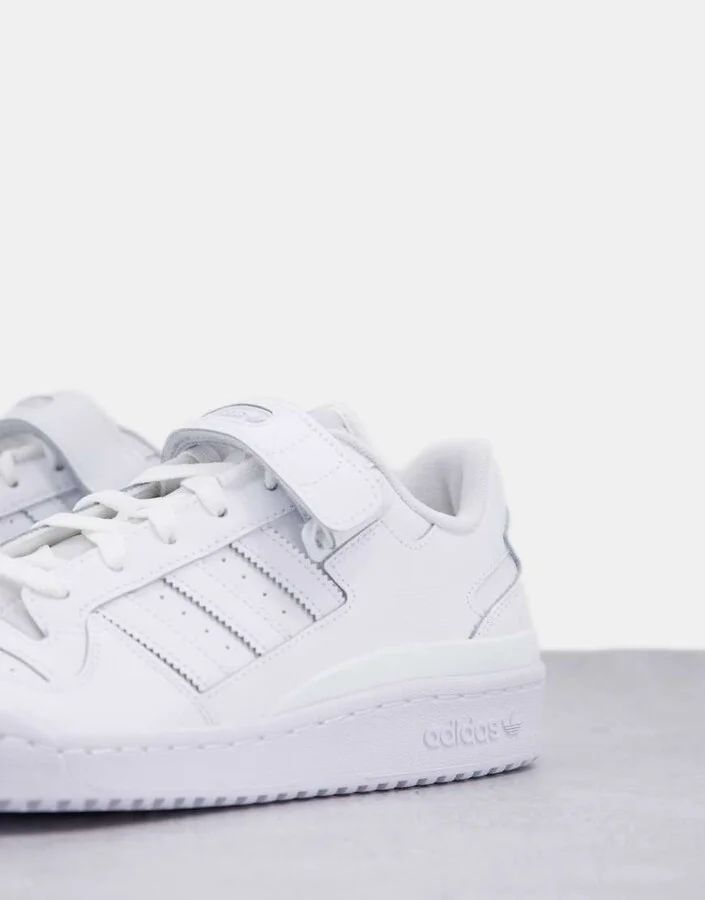 adidas Originals Forum Low sneakers in triple white - Image 3
