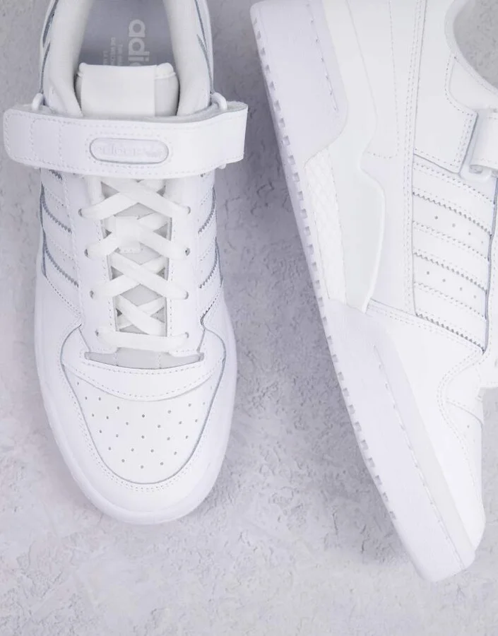 adidas Originals Forum Low sneakers in triple white - Image 4