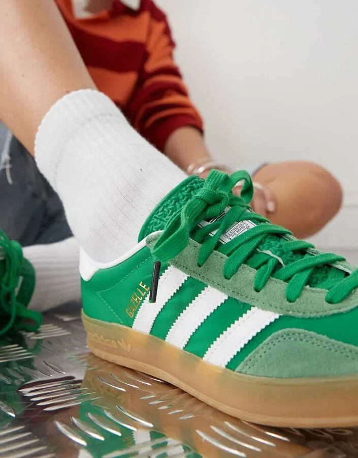 adidas Originals Gazelle Indoor sneakers in green and white - Image 4