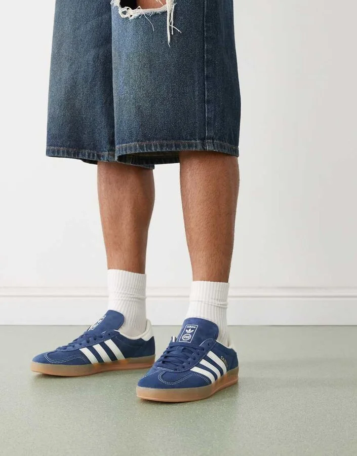 adidas Originals Gazelle Indoor sneakers in navy and white - Image 3