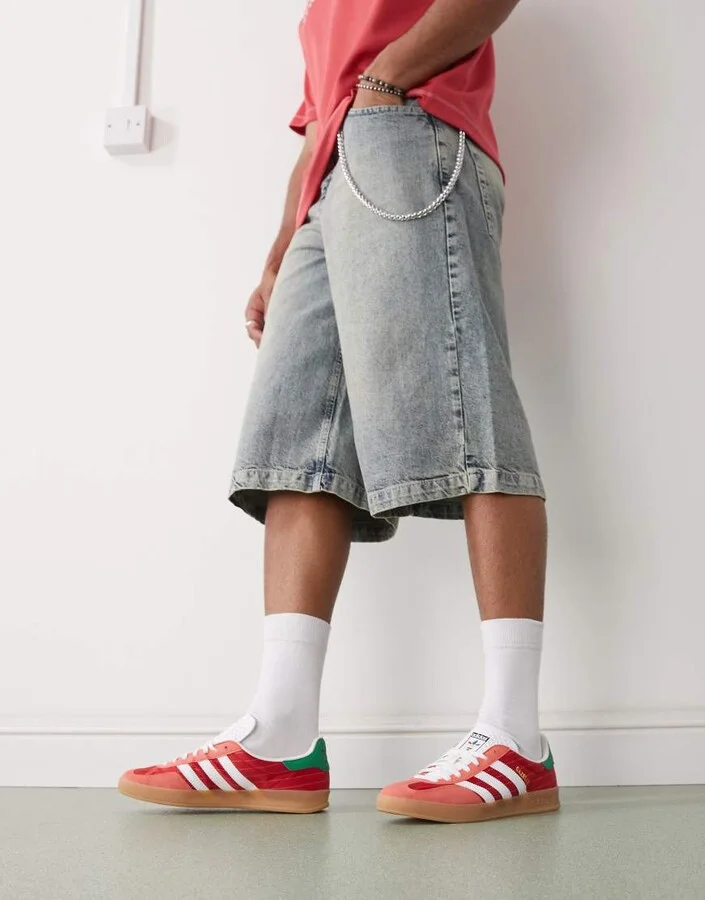 adidas Originals Gazelle Indoor sneakers in red with green heel tabs - Image 3