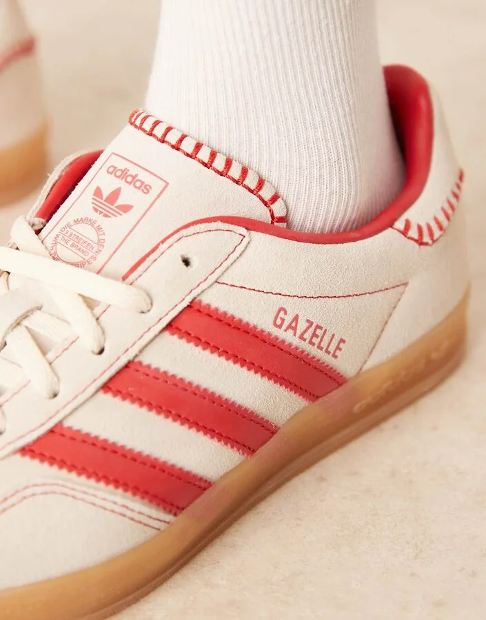 adidas Originals Gazelle indoor sneakers in white and red - Image 4