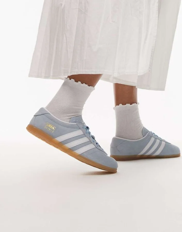 adidas Originals Gazelle Lo Pro sneakers in light blue - Image 3