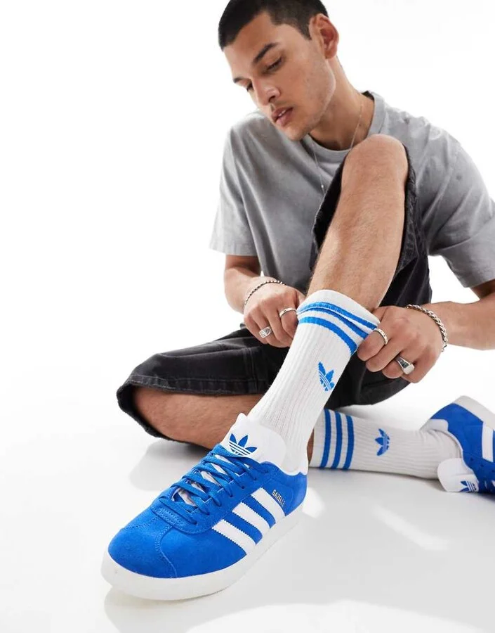 adidas Originals Gazelle sneakers in blue - Image 3