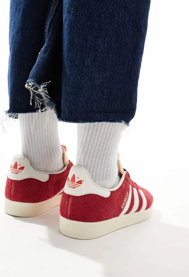 adidas Originals Gazelle sneakers in burgundy and white - Image 4
