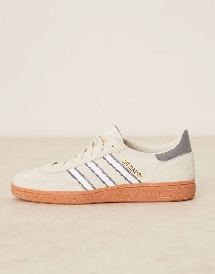 adidas Originals Handball Spezial sneakers in beige with gray detail - Image 2