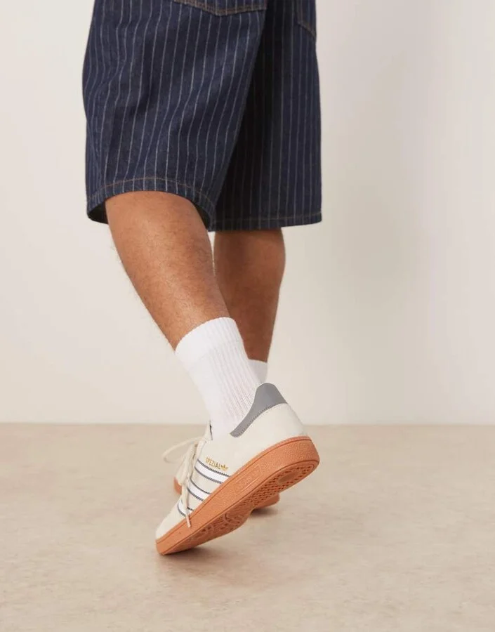 adidas Originals Handball Spezial sneakers in beige with gray detail - Image 3