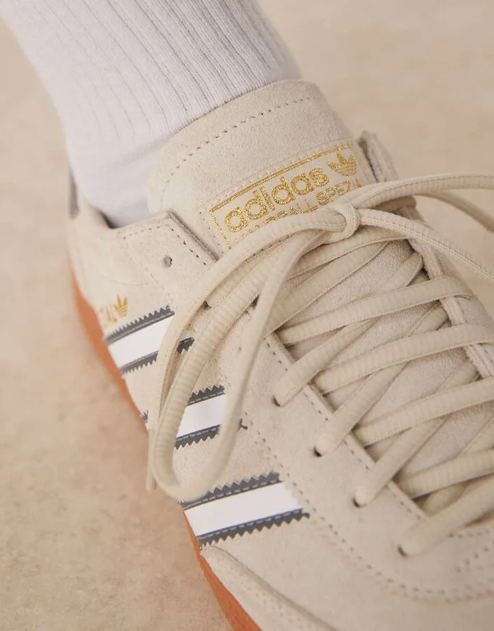 adidas Originals Handball Spezial sneakers in beige with gray detail - Image 4