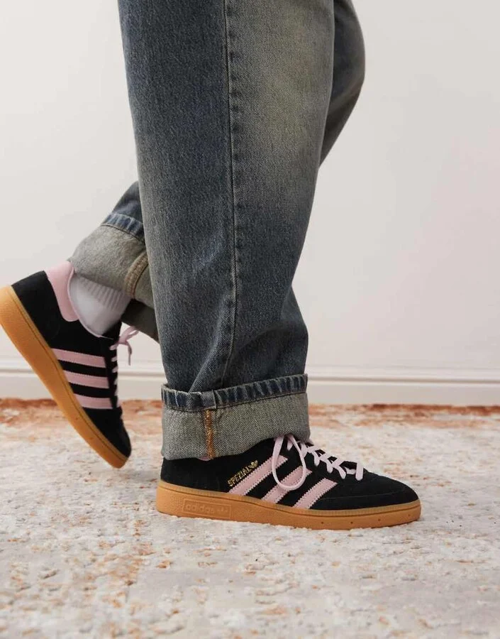 adidas Originals Handball Spezial sneakers in black and pink - Image 3