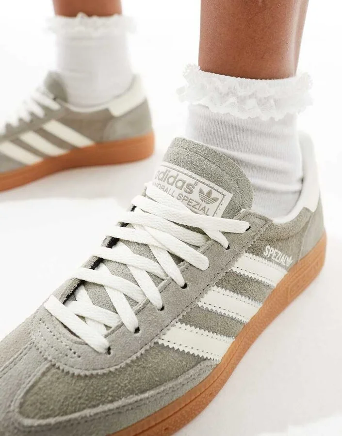 adidas Originals Handball Spezial sneakers in gray and white - Image 4