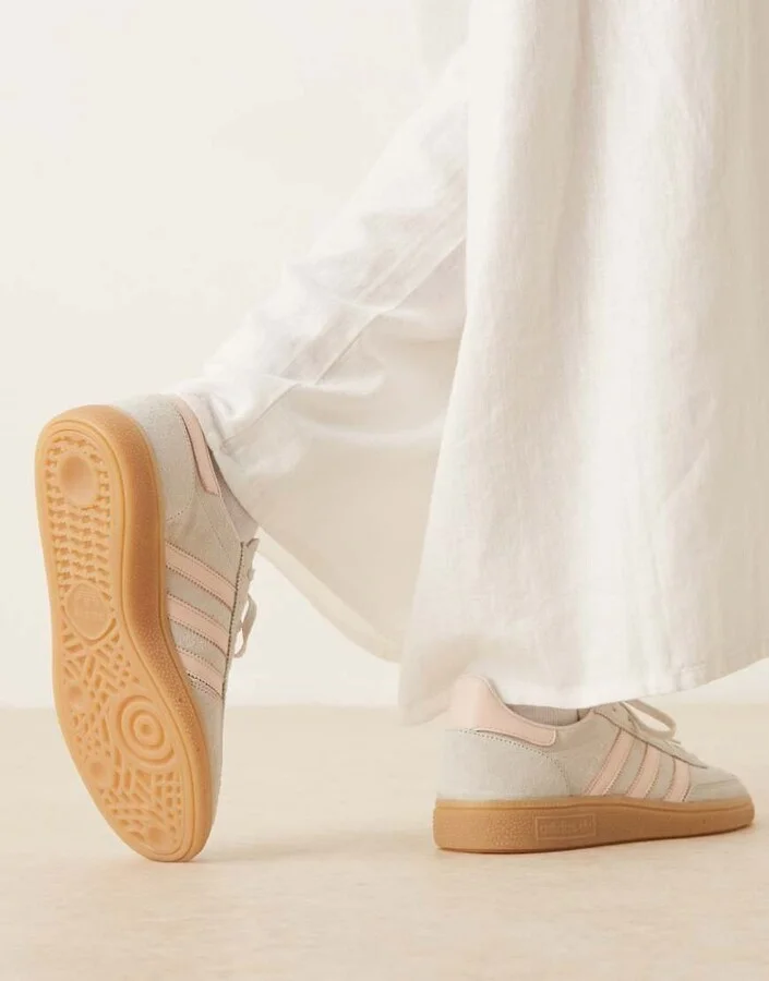 adidas Originals Handball Spezial sneakers in light gray and pink - Image 3