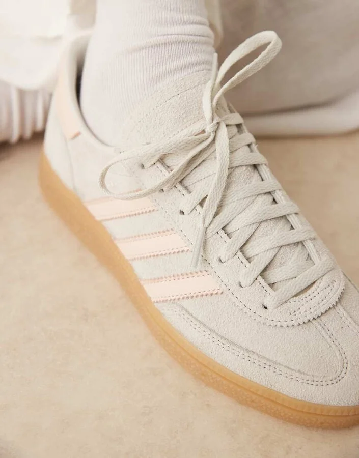 adidas Originals Handball Spezial sneakers in light gray and pink - Image 4