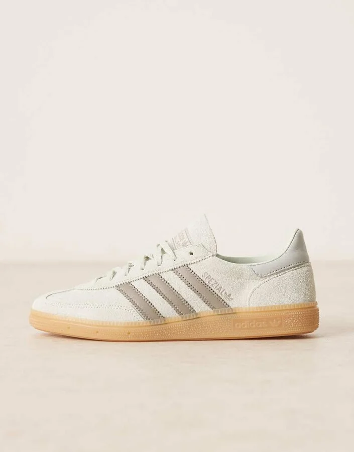 adidas Originals Handball Spezial sneakers in light green and gray - Image 2