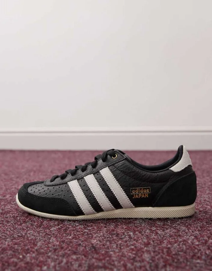 adidas Originals Japan low sneakers in black and white - Image 3