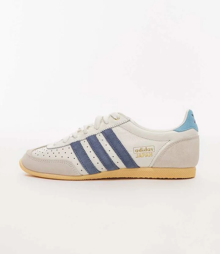 adidas Originals Japan low sneakers in white and dark blue - Image 2