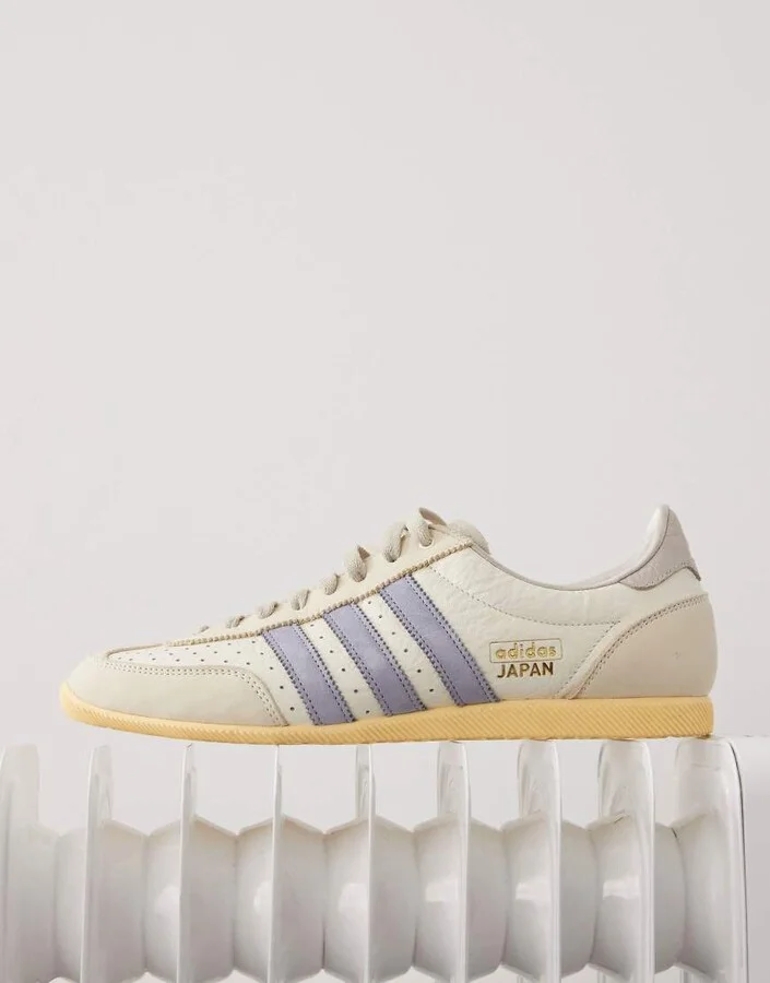 adidas Originals Japan low sneakers in white and light blue - Image 2