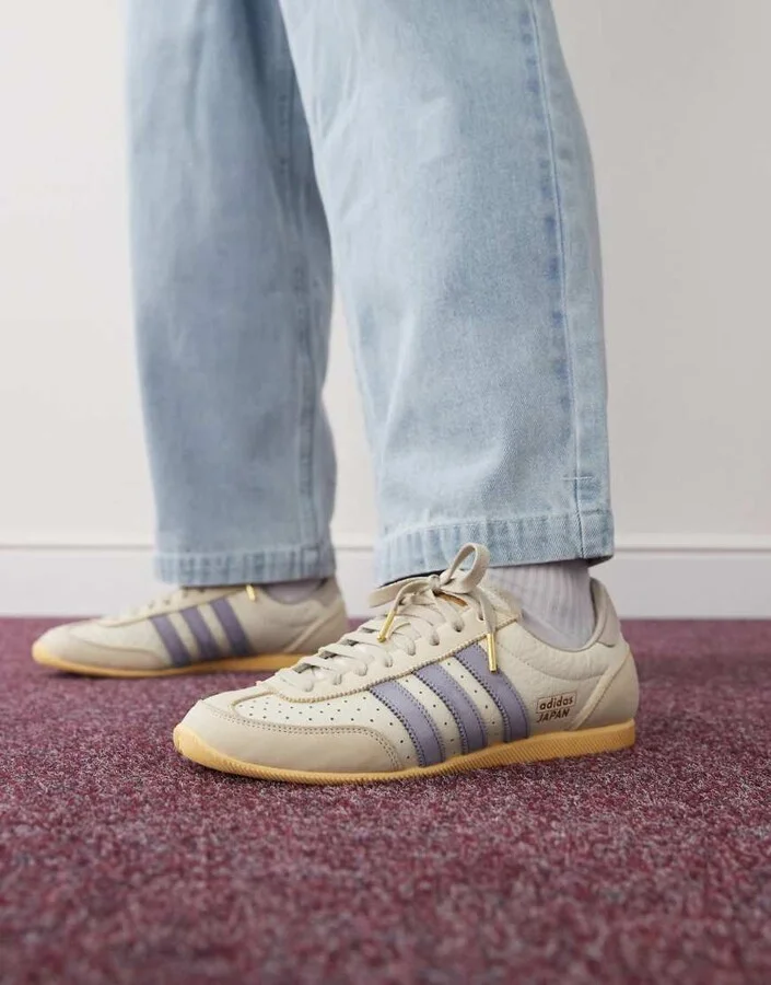adidas Originals Japan low sneakers in white and light blue - Image 3