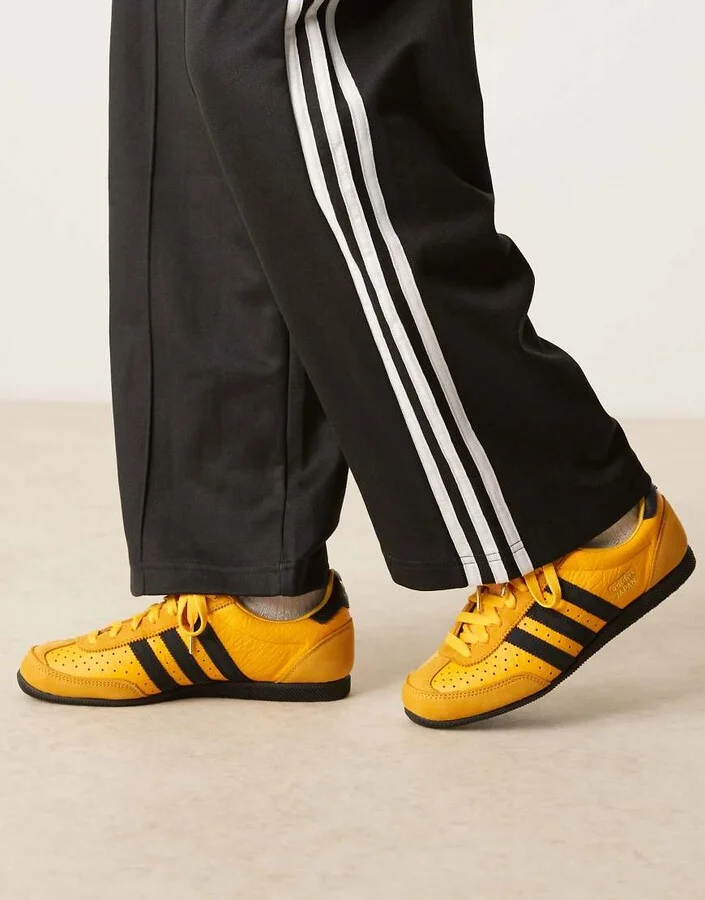 adidas Originals Japan low sneakers in yellow and black - Image 4