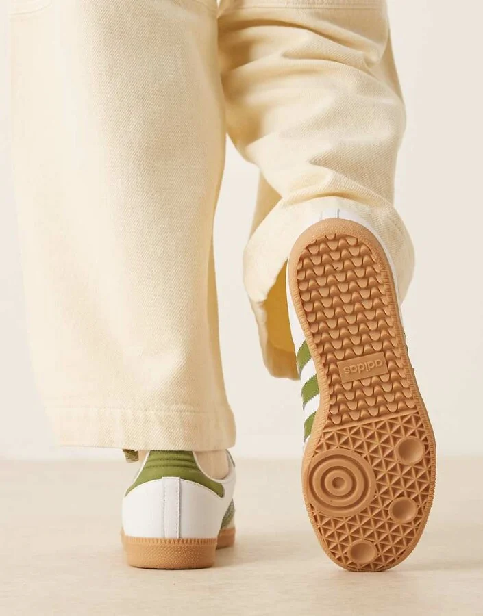 adidas Originals Samba OG sneakers in white and khaki green - Image 3