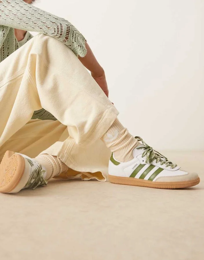 adidas Originals Samba OG sneakers in white and khaki green - Image 4