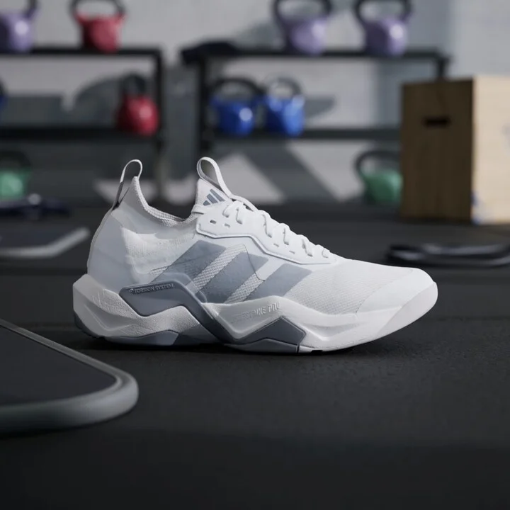 Cloud White / Halo Silver / Grey