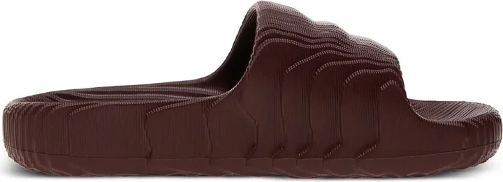 Adilette 22 textured slides