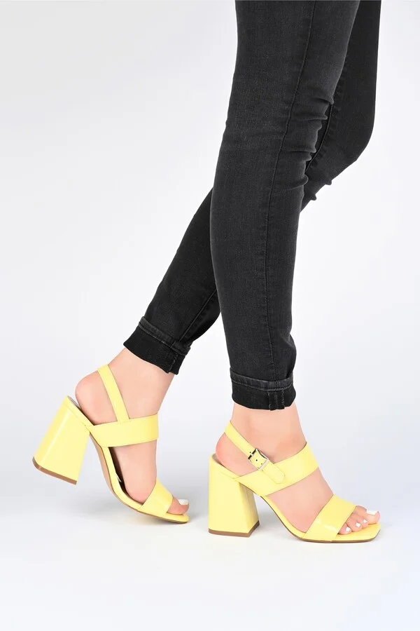 Adras Block Heel Sandal - Image 10