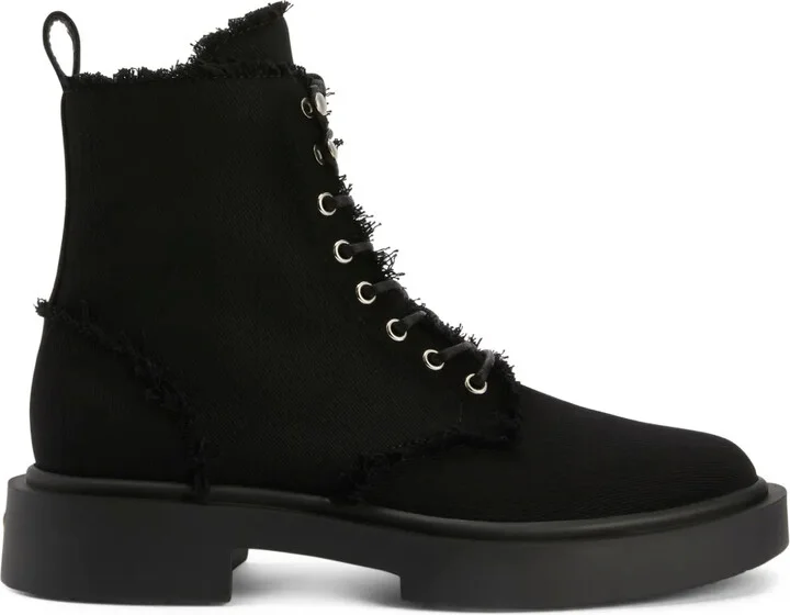 Adric round-toe boots