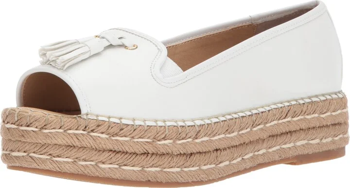 Adrienne Vittadini Footwear Women's Parke Flat Sandal