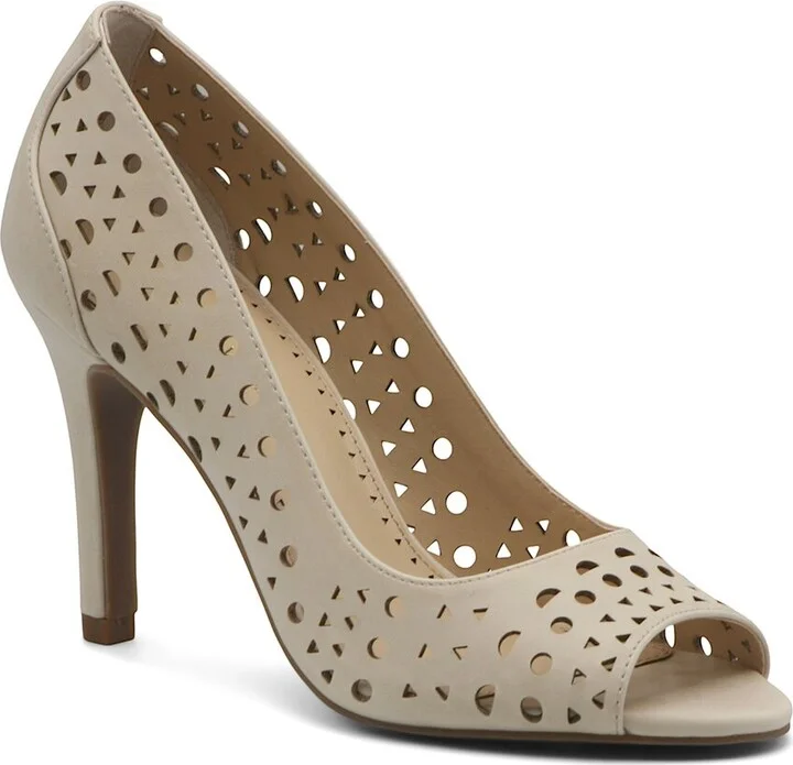 Adrienne Vittadini Garavan Pump