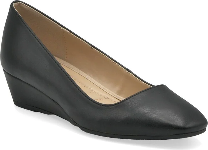 Adrienne Vittadini Palmer Leather Pump
