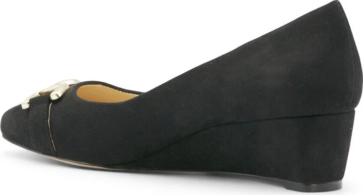 Adrienne Vittadini Phinni Pump - Image 2