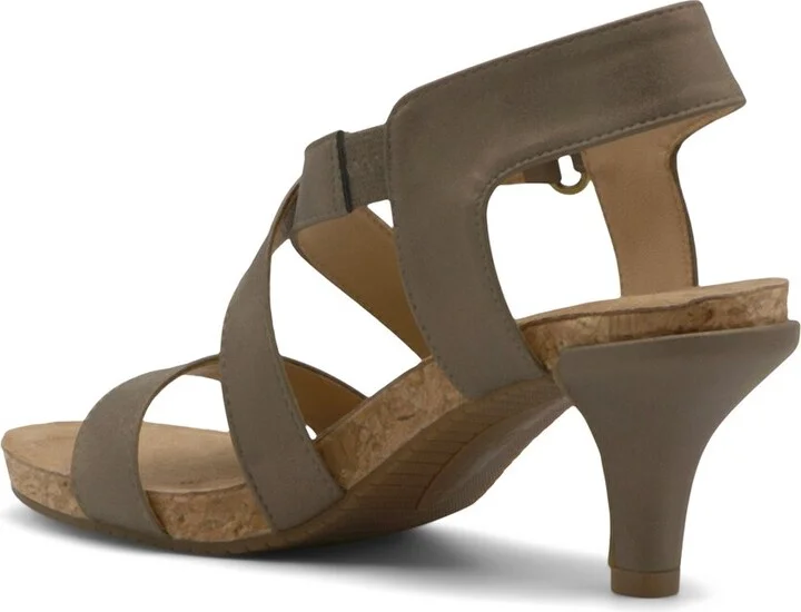 Adrienne Vittadini Sakura Sandal - Image 2
