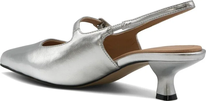 Adrienne Vittadini Scooter Pump - Image 2