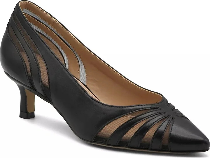 Adrienne Vittadini Smillis Pump